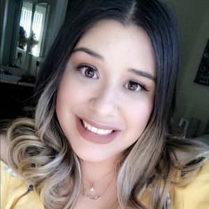 Meet your Posher, Carolina